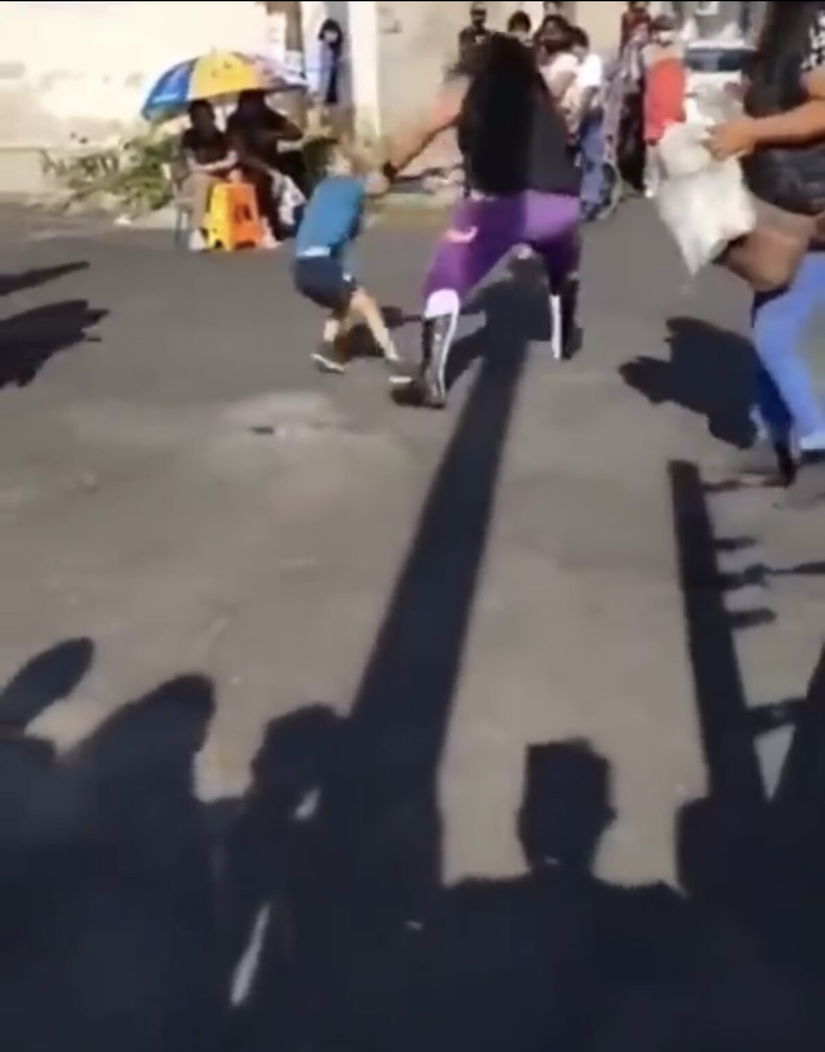 INDIGNA CONDUCTA DE LUCHADOR EN CDMX; AGREDIÓ A NIÑO