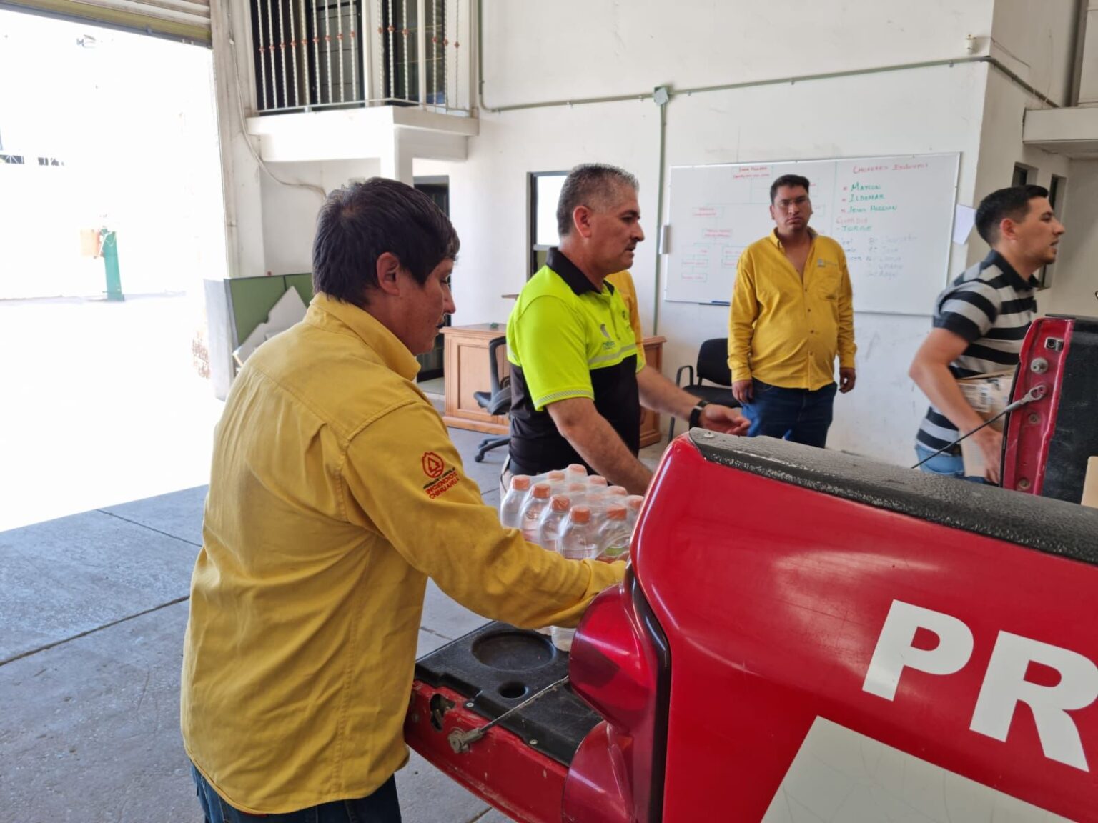 PROTECCIÓN CIVIL ESTATAL ENTREGÓ APOYOS A BRIGADISTAS FORESTALES