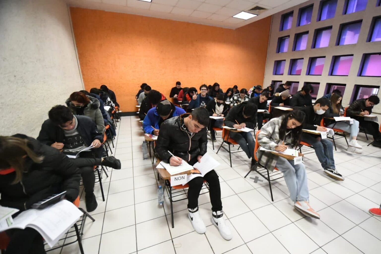 PRESENTAN 3 MIL 507 ESTUDIANTES EL EXAMEN DE ADMISIÓN PARA INGRESAR A LA UACH