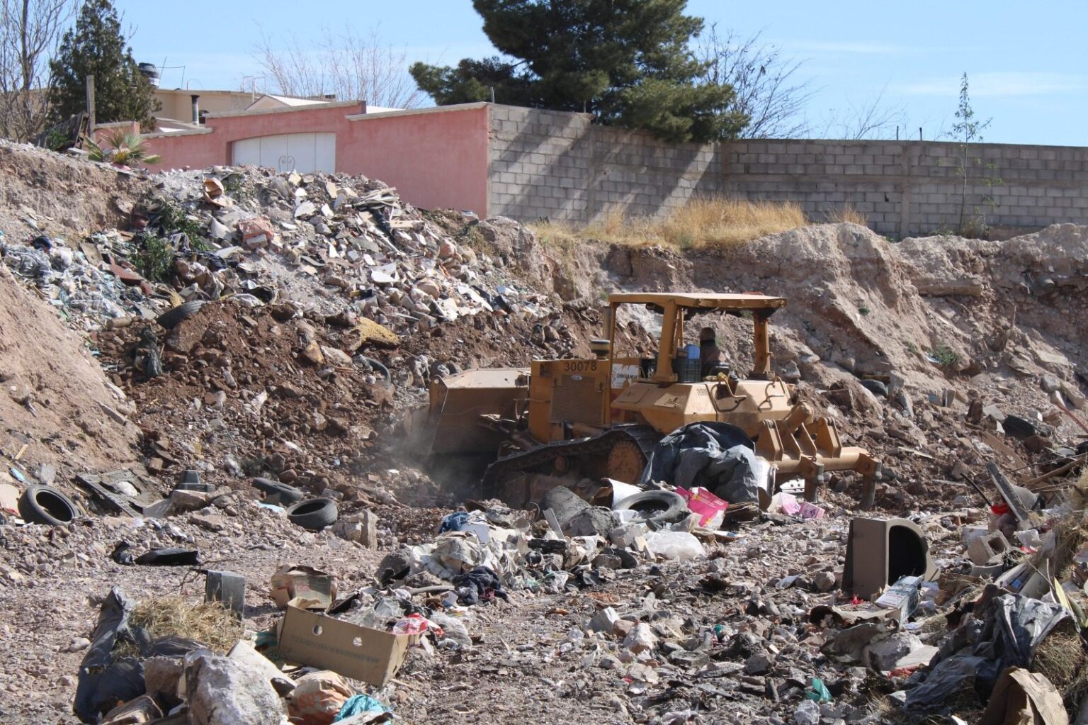 PIDE GOBIERNO MUNICIPAL NO TIRAR BASURA O ESCOMBRO EN LOS ARROYOS DE LA CAPITAL