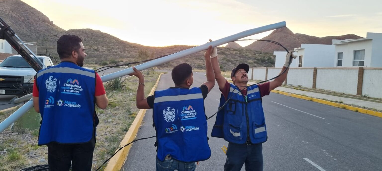 REALIZA MUNICIPIO TRABAJOS DE MANTENIMIENTO AL ALUMBRADO PÚBLICO DE ROMANZZA