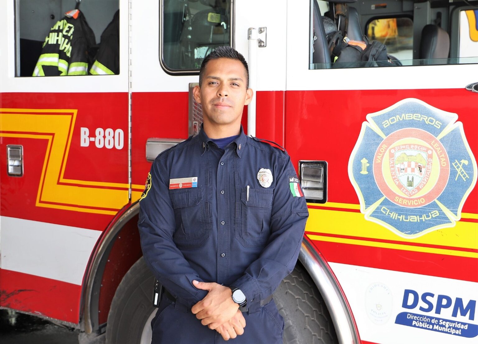 PAPÁS POR AMOR Y SERVIDORES PÚBLICOS POR CONVICCIÓN