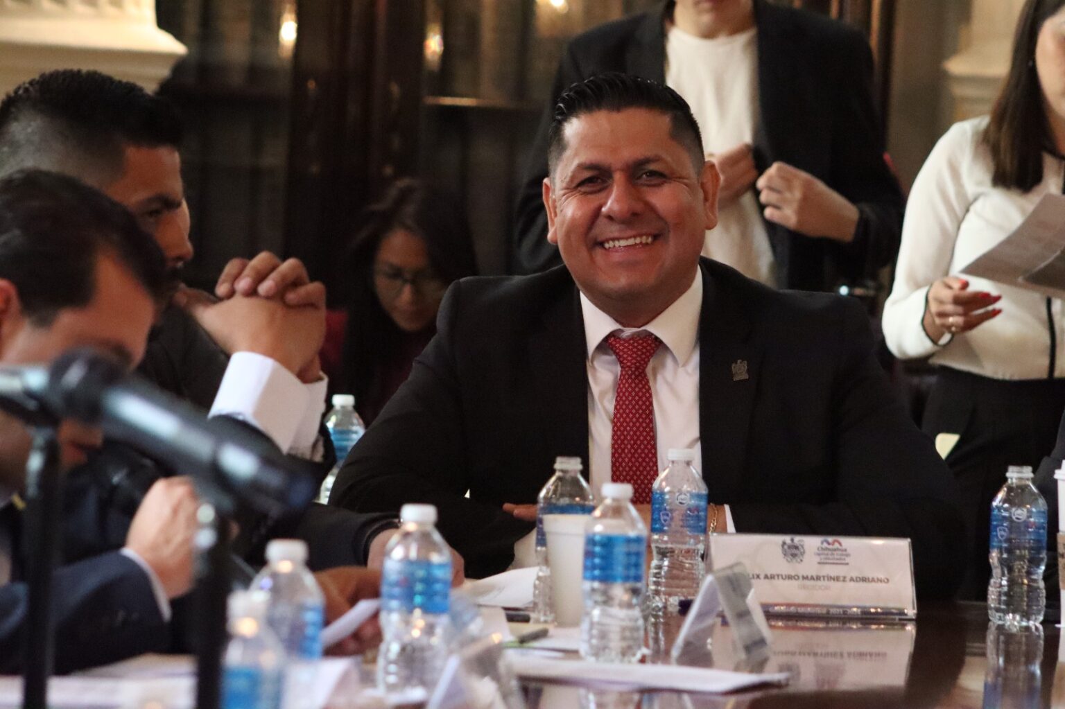 HACE LLAMADO REGIDOR A LA CFE PARA QUE RESUELVA LA DEMANDA DE ENERGÍA ELÉCTRICA Y NO FALTE EL AGUA