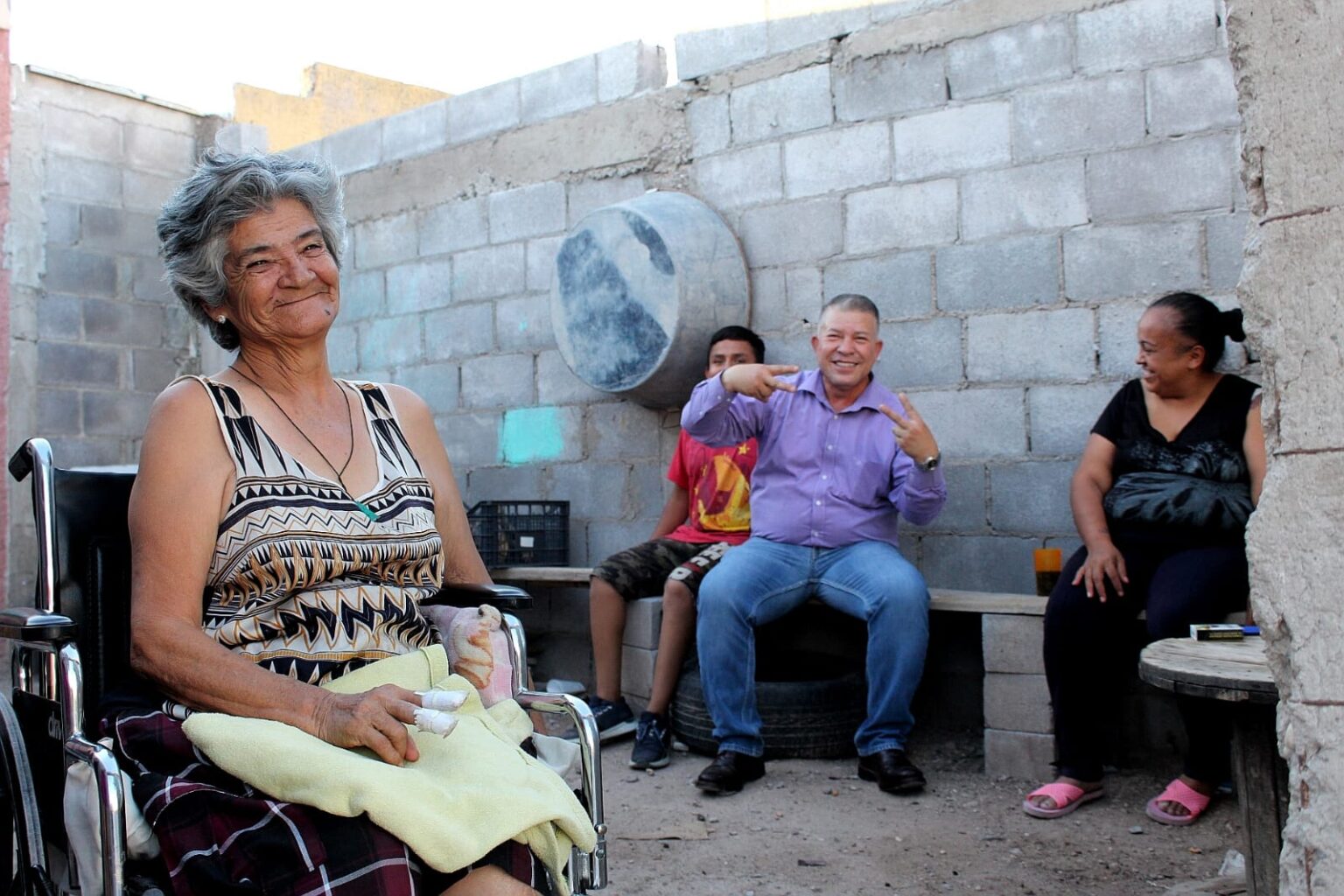 REALIZA DIPUTADO ISMAEL PÉREZ PAVÍA RECORRIDOS EN AQUILES SERDÁN