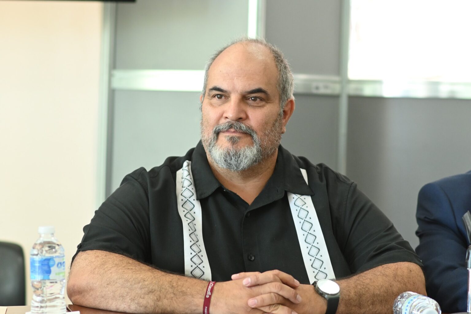 “UNA OCURRENCIA Y ‘POLITIQUERÍA’ QUE EL GOBIERNO DE CHIHUAHUA QUIERA IMPONER LIBROS EN ESCUELAS PÚBLICAS”: BENJAMÍN CARRERA