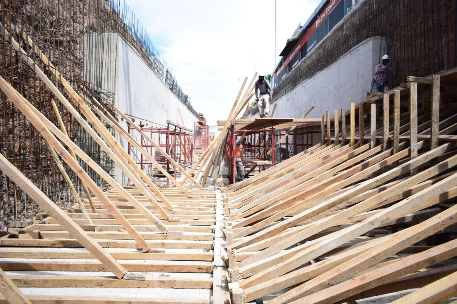 REGISTRA AVANCE DEL 25% CONSTRUCCIÓN DE PASO INFERIOR DE DISTRIBUIDOR VIAL SUR