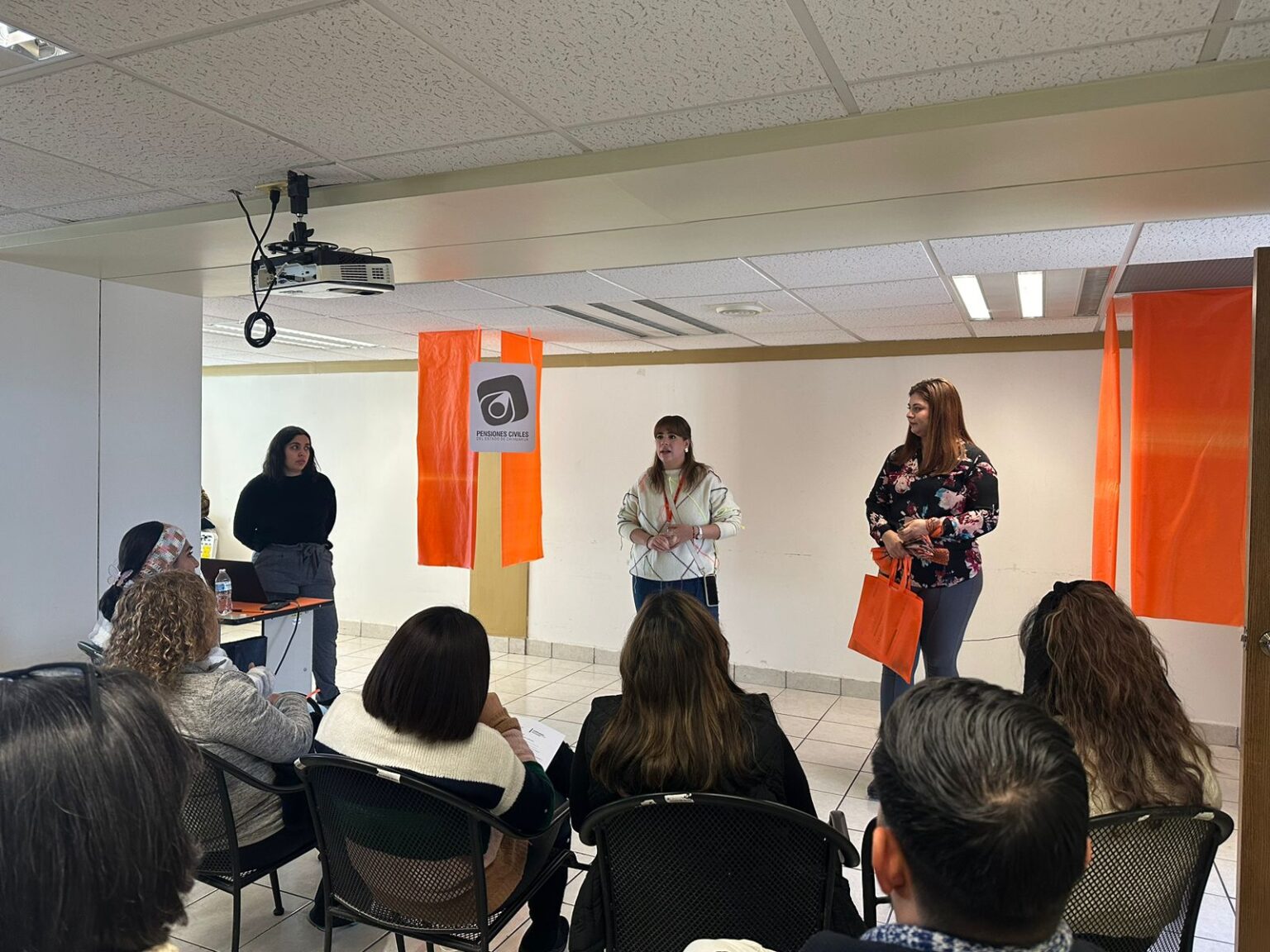 EMPRENDE PENSIONES CIVILES ACCIONES PARA CONCIENTIZAR ACERCA DE LA VIOLENCIA DE GÉNERO