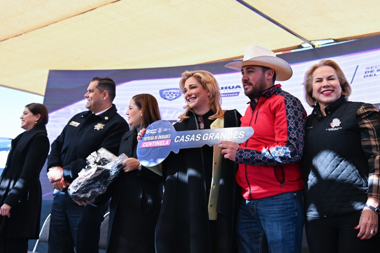 ENTREGA MARU CAMPOS 39 PATRULLAS NUEVAS PARA CORPORACIONES MUNICIPALES