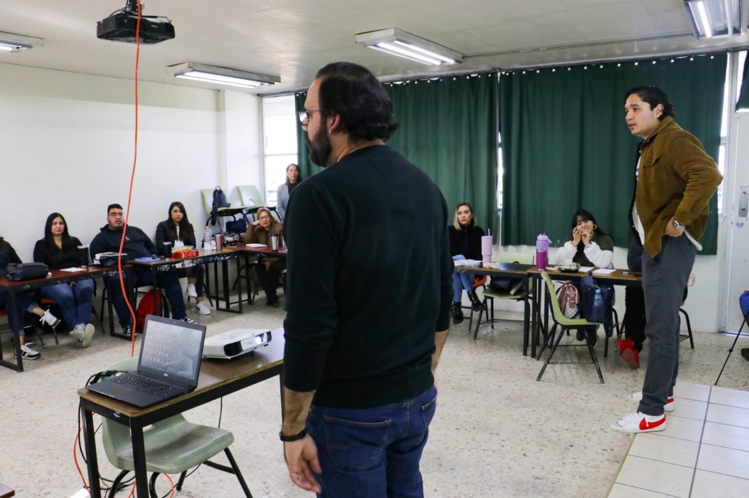 IMPARTEN FACILITADORES DEL DIF ESTATAL CURSOS A MAESTROS Y PERSONAL ADMINISTRATIVO DE LOS COLEGIOS DE BACHILLERES DE CHIHUAHUA