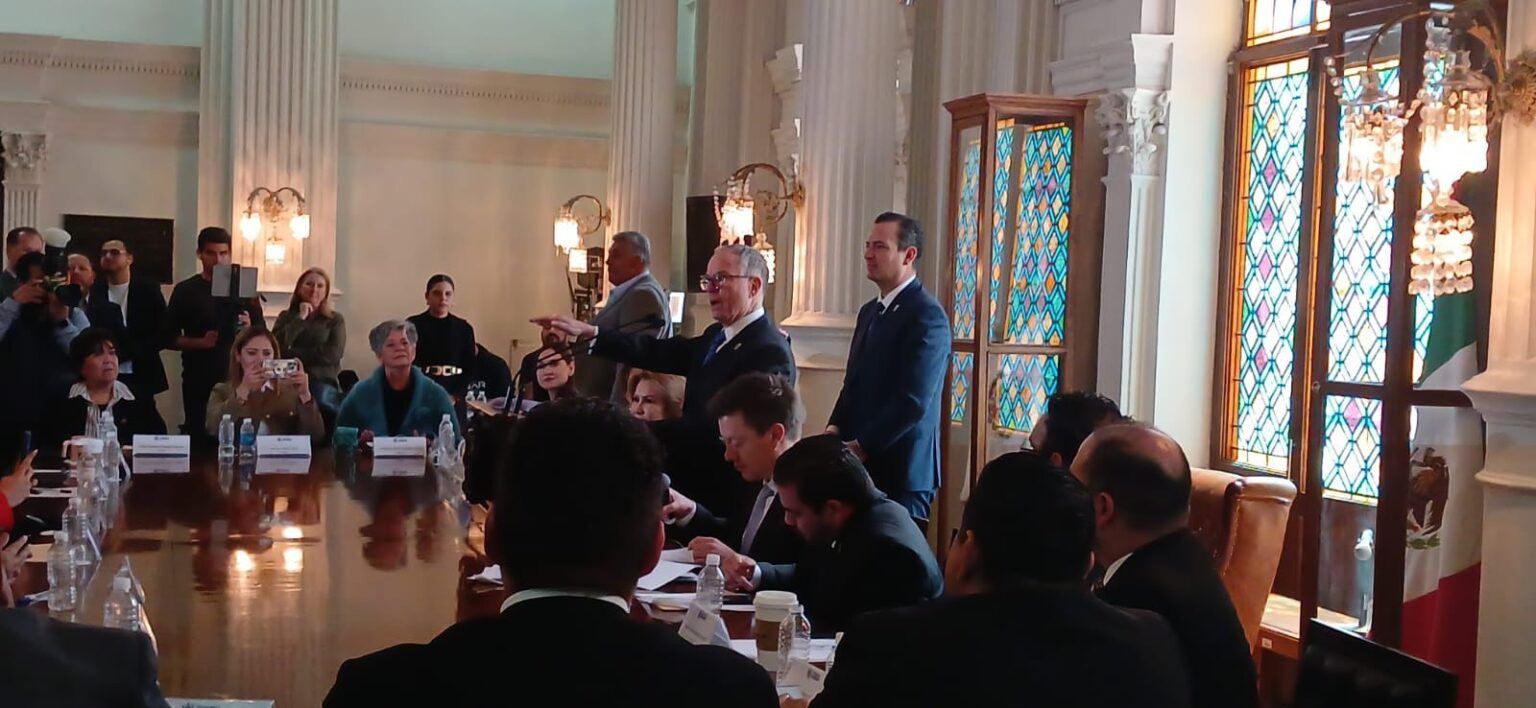 SALE BONILLA; ENTRA JORGE CRUZ RUSSEK COMO NUEVO ALCALDE