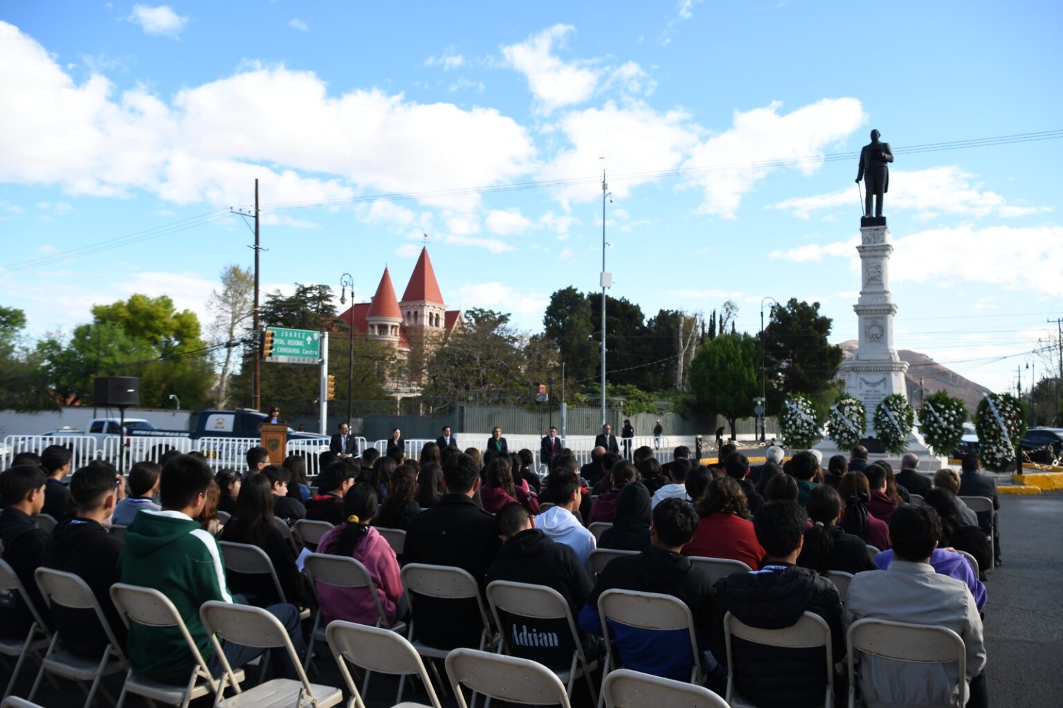 CONMEMORAN EL 218 ANIVERSARIO DEL NATALICIO DE BENITO JUÁREZ