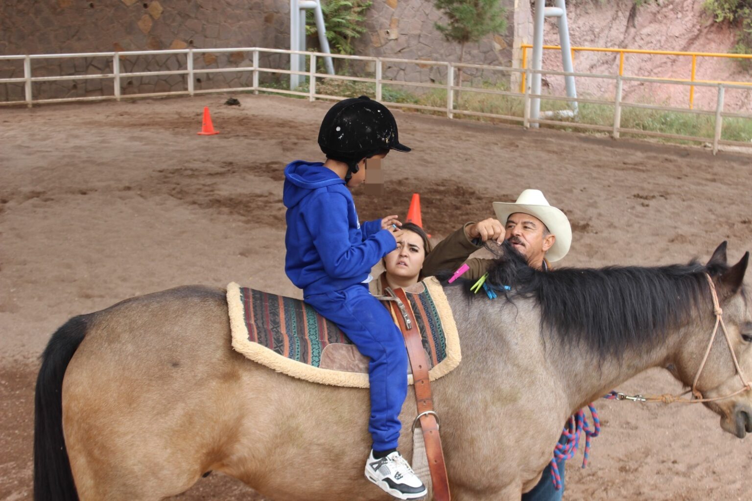 ESTOS SON LOS SERVICIOS DE REHABILITACIÓN QUE BRINDA EL CENTRO MUNICIPAL DE EQUINOTERAPIA