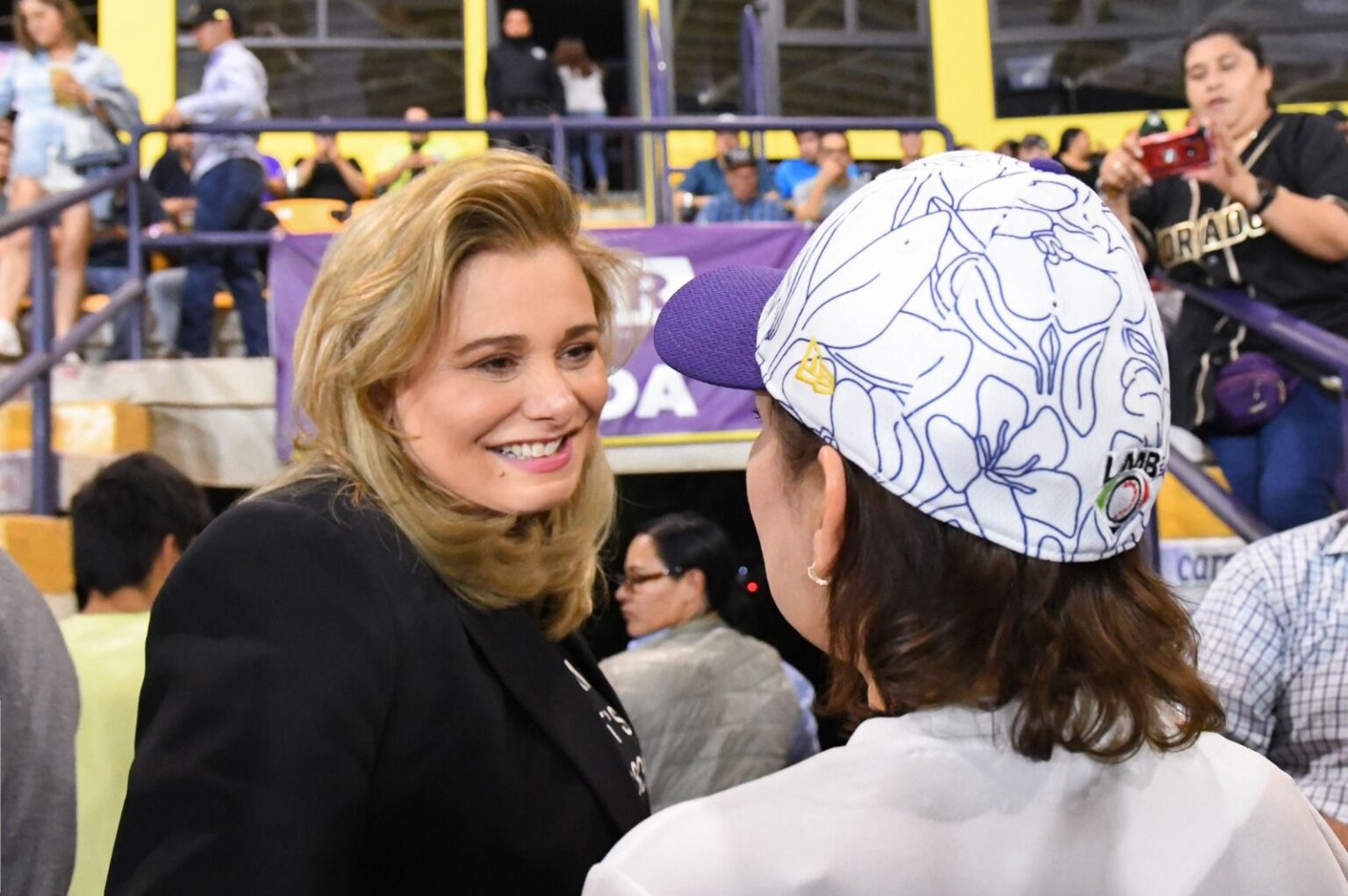 CELEBRA MARU EL REGRESO A CHIHUAHUA DE LIGA MEXICANA DE BÉISBOL