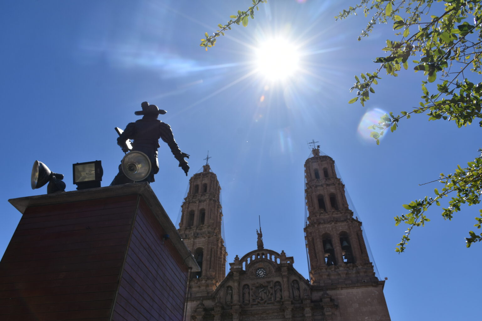 ADVIERTE SECRETARÍA DE SALUD SOBRE RIESGOS DE OBSERVAR DE FORMA DIRECTA EL ECLIPSE SOLAR EL PRÓXIMO LUNES