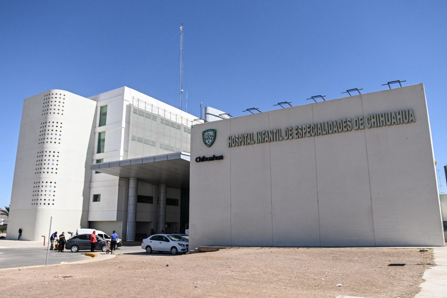 VISITA GOBERNADORA A NIÑOS INTERNADOS EN EL HOSPITAL INFANTIL DE ESPECIALIDADES