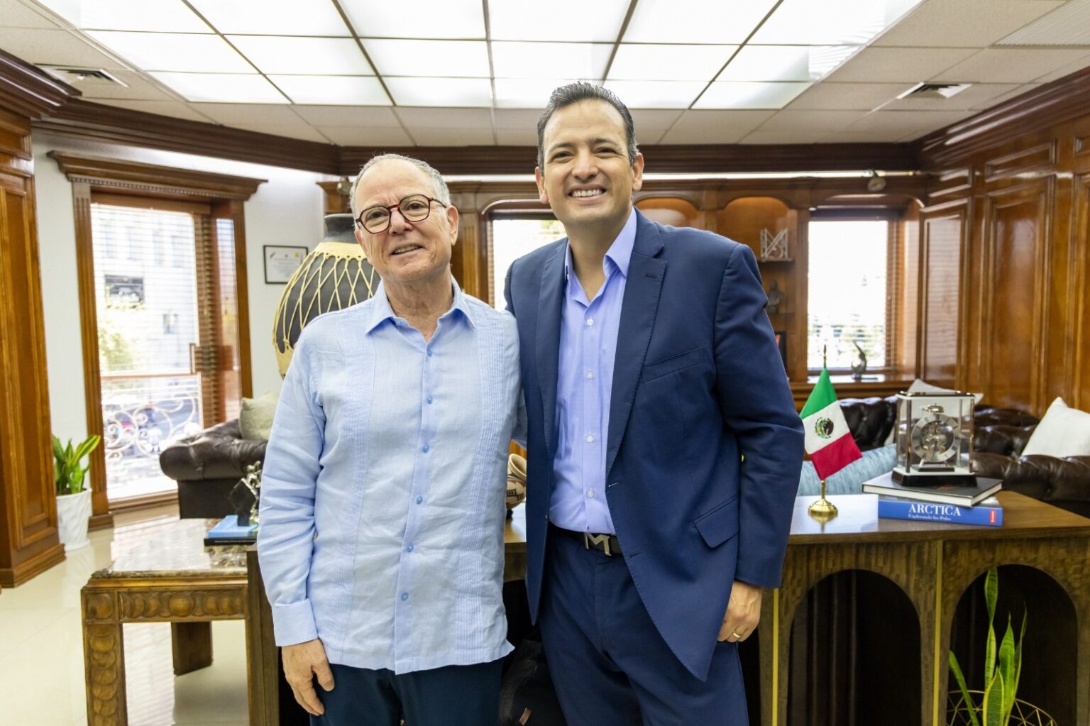 RECIBE EN DESPACHO ALCALDE JORGE CRUZ AL VIRTUAL GANADOR A LA PRESIDENCIA MUNICIPAL MARCO BONILLA
