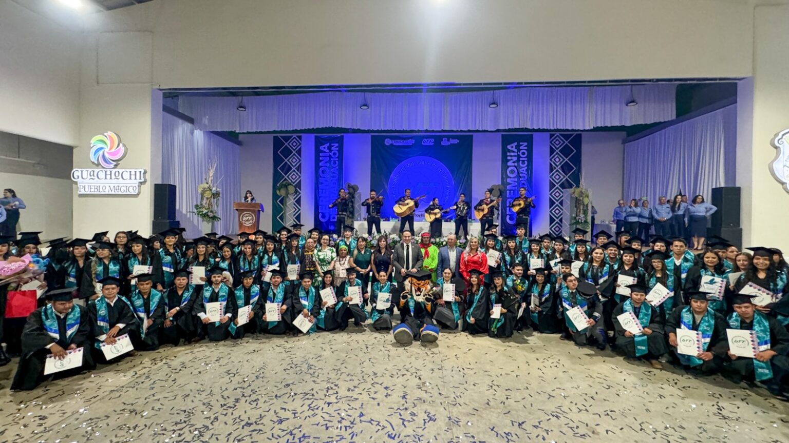 EGRESAN 140 NUEVOS PROFESIONISTAS DE LA UT TARAHUMARA