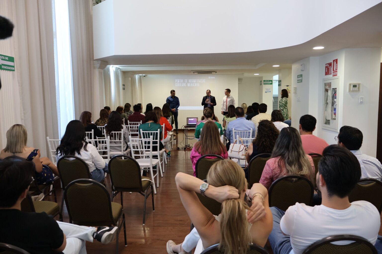 TRABAJA MUNICIPIO Y CEDH EN CAPACITAR A FUNCIONARIOS EN DERECHOS HUMANOS