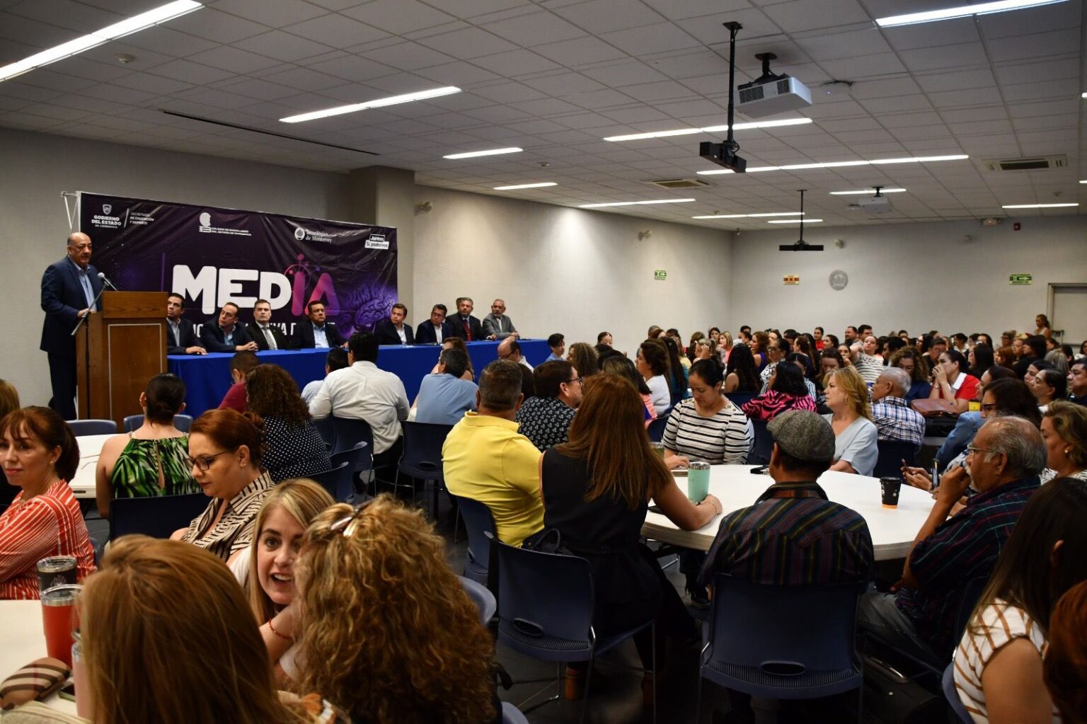 CAPACITAN A DOCENTES DEL COBACH CON PROGRAMA DE INTELIGENCIA ARTIFICIAL