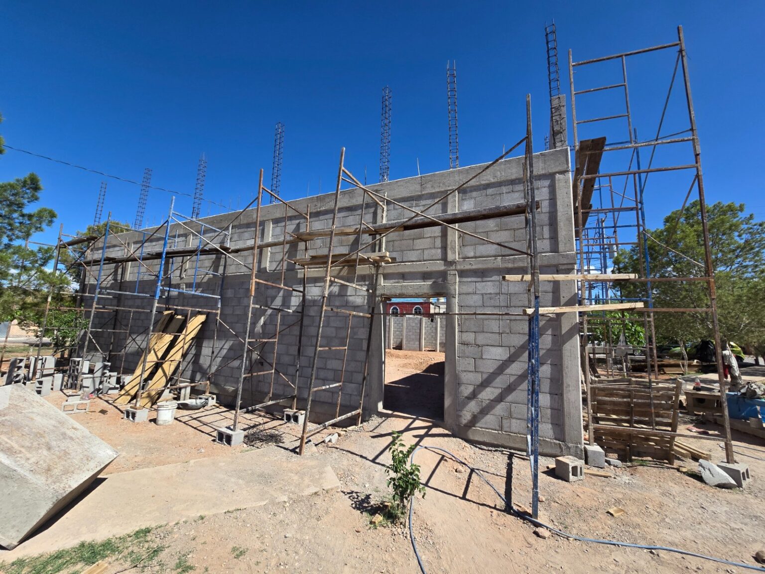 AVANZA MUNICIPIO EN CONSTRUCCIÓN DE GIMNASIO DE BOX EN COLONIA SANTA CECILIA