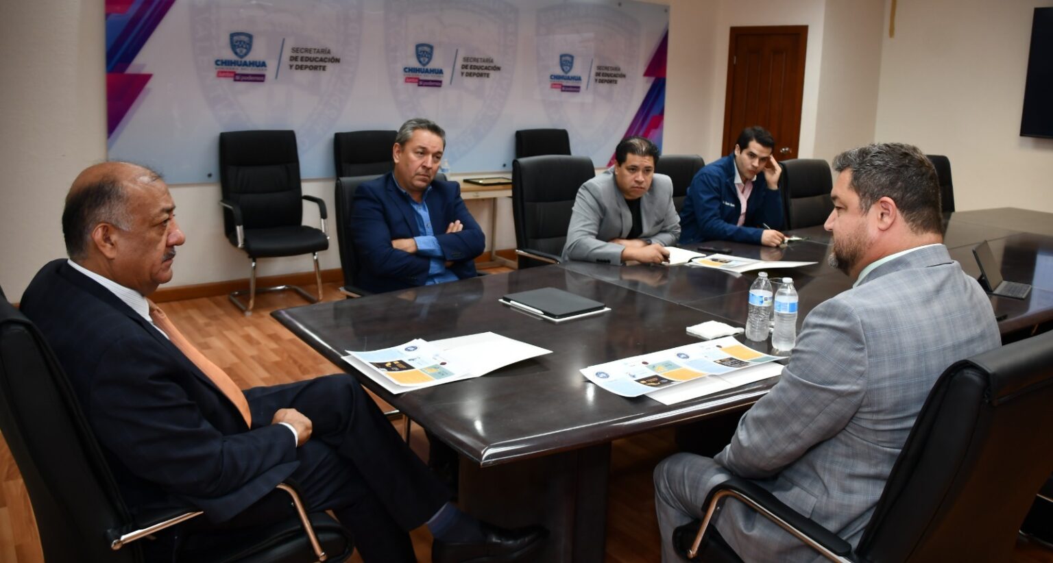 ANALIZAN ESTRATEGIAS PARA PROMOVER EL INTERCAMBIO DE DOCENTES CHIHUAHUENSES CON ESTADOS UNIDOS