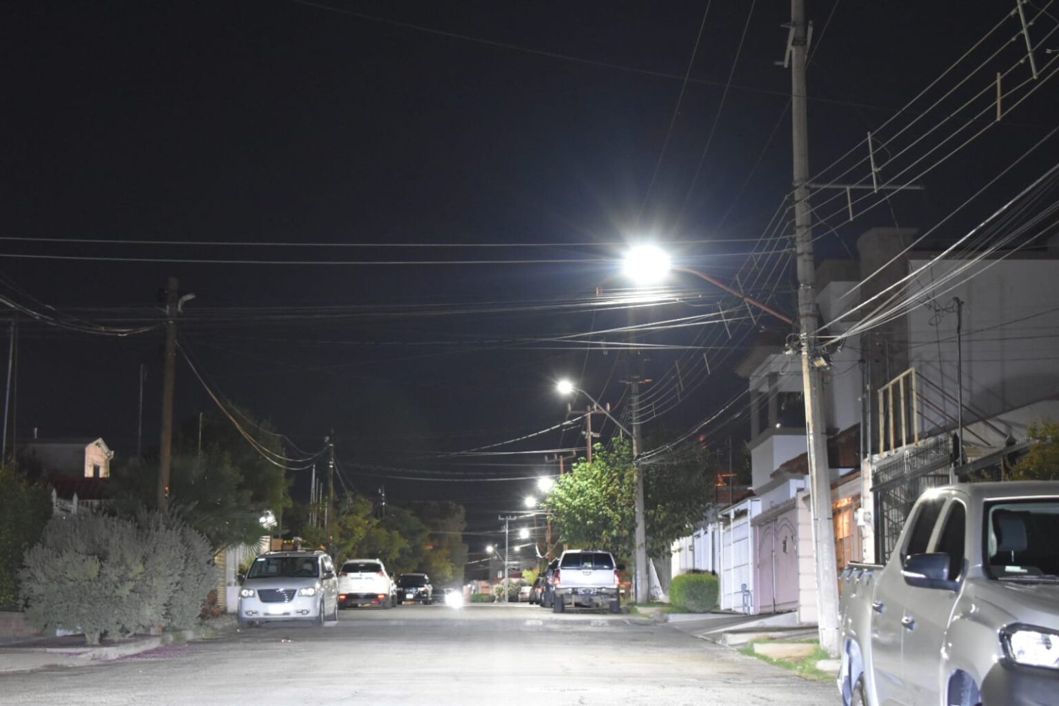 CONTINÚA LA MODERNIZACIÓN DE LÁMPARAS EN CALLES DE LA CAPITAL