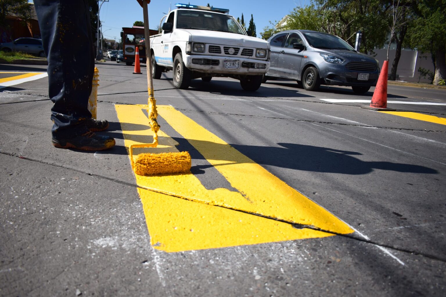 SE BENEFICIARON 32 ESCUELAS Y 25 CRUCEROS CON SEÑALIZACIÓN VIAL EN LOS ÚLTIMOS TRES MESES