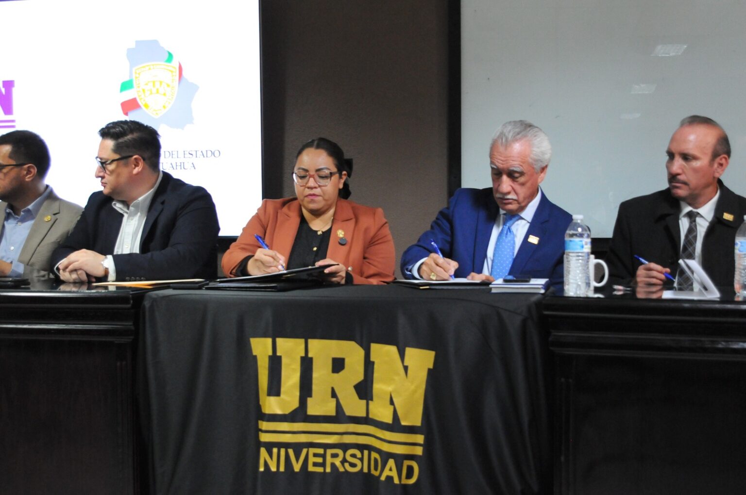 FORTALECEN VÍNCULO CONGRESO DEL ESTADO Y URN CON FIRMA DE CONVENIO