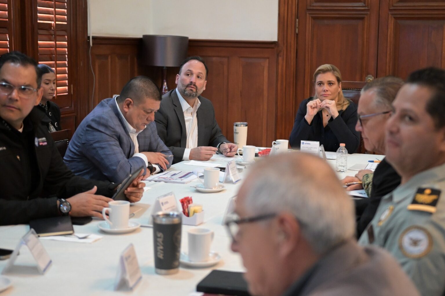 ENCABEZA MARU CAMPOS SESIÓN DE LA MESA DE SEGURIDAD