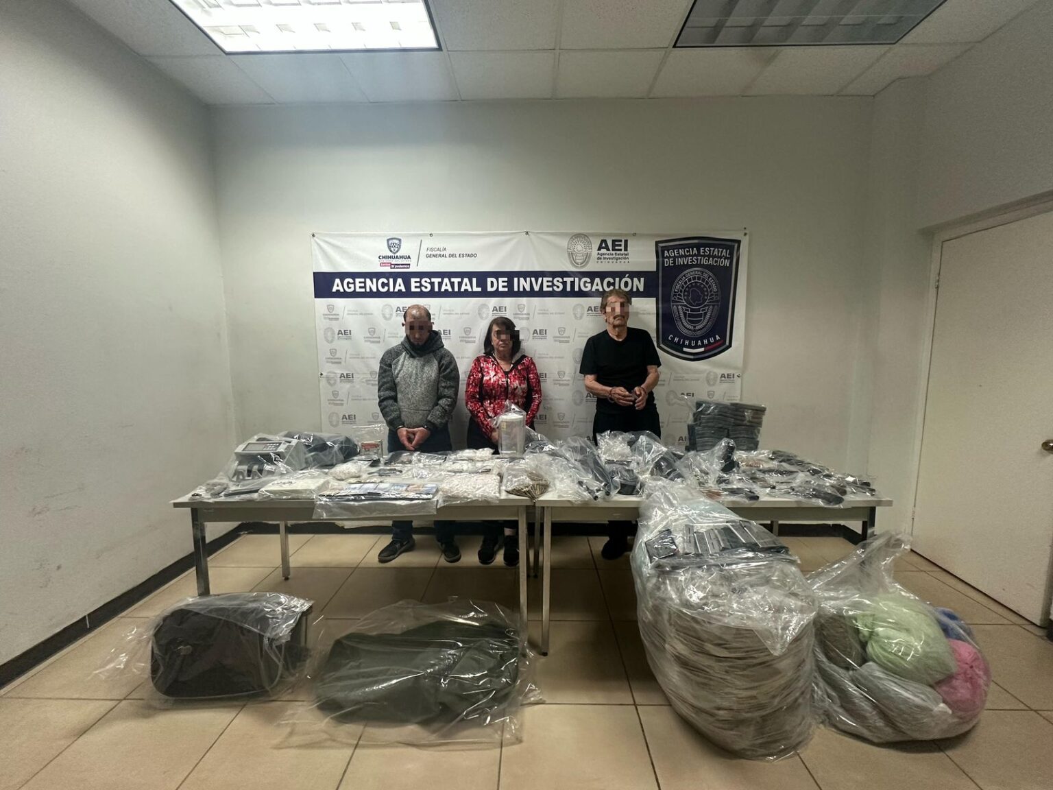 JUÁREZ: CAPTURAN A PAREJA DE ADULTOS MAYORES Y OTRO SUJETO CON DROGA Y ARSENAL