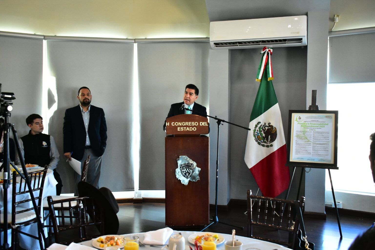 PROMUEVE CONGRESO DEL ESTADO CUIDADO DEL MEDIO AMBIENTE CON EL “PREMIO A LA RESPONSABILIDAD MEDIOAMBIENTAL”