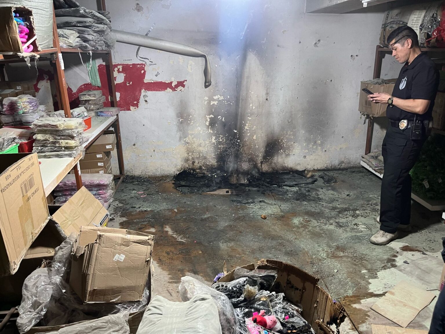 Bomberos y Protección Civil Municipal atendieron conato de incendio en tienda del Centro