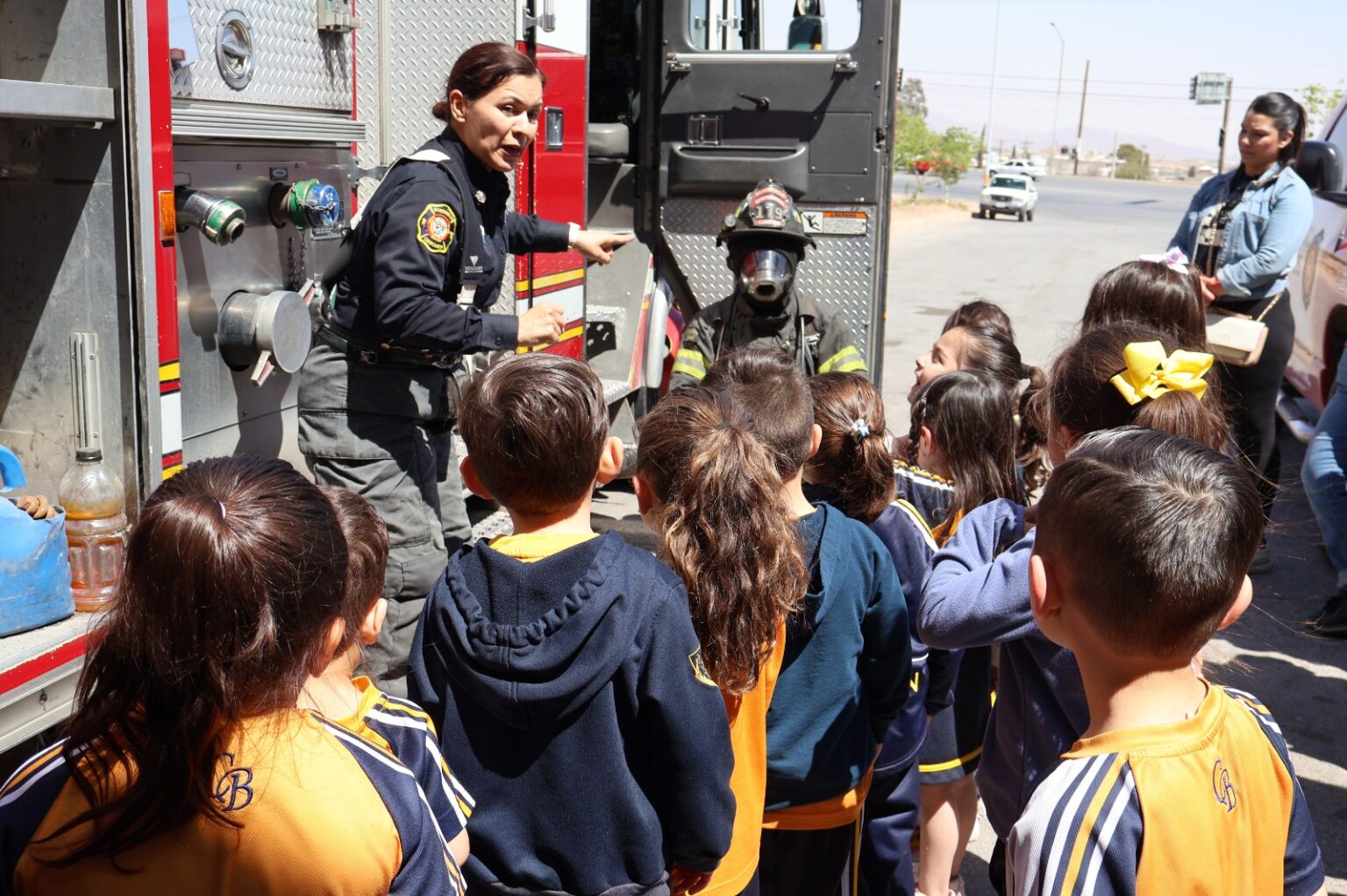 Enseñan Bomberos a niños de kínder a prevenir incendios y accidentes en el hogar