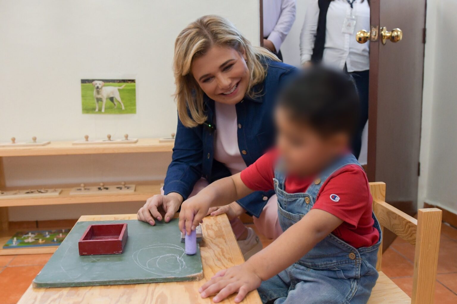 Maru Campos recorre Estancia Infantil Montessori del Cereso N° 1 de Aquiles Serdán