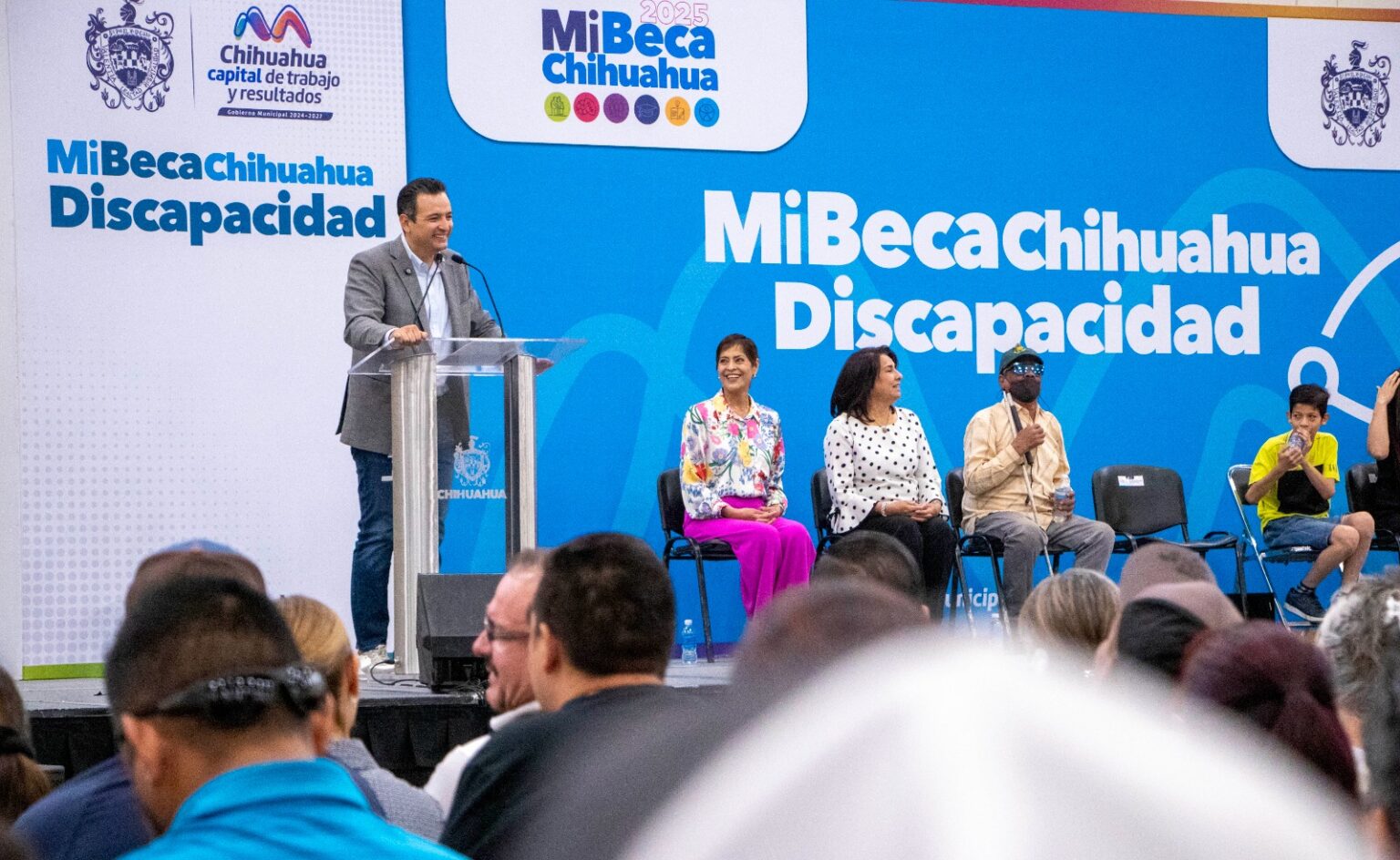 Finaliza Municipio pago de becas de discapacidad; invirtieron 16 millones 960 mil pesos