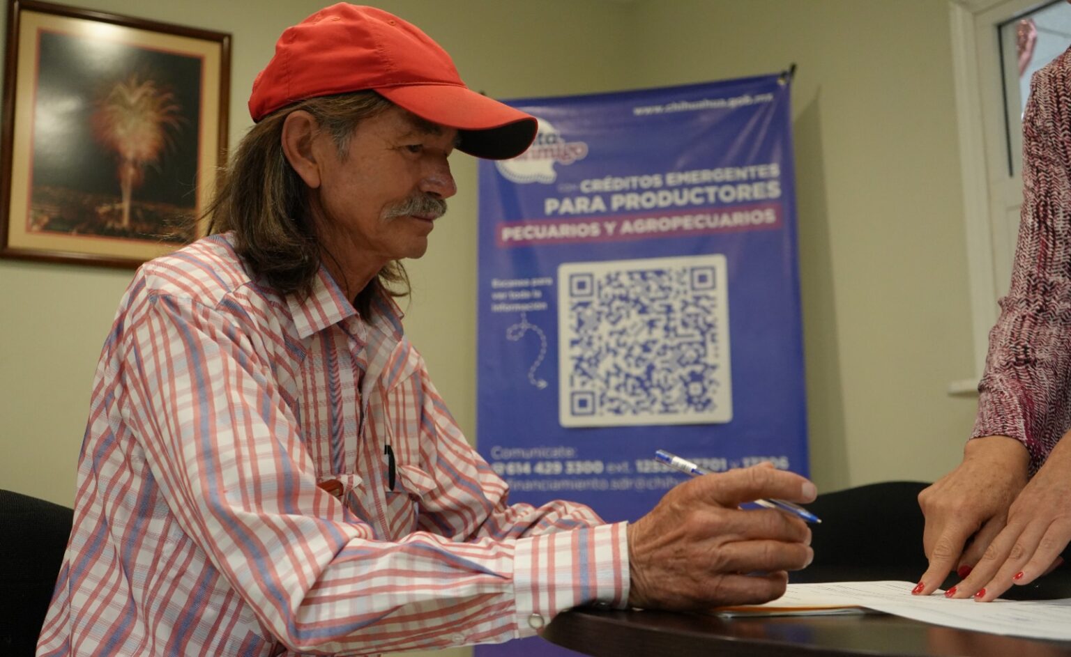 Apoya Estado con créditos emergentes a productores chihuahuenses