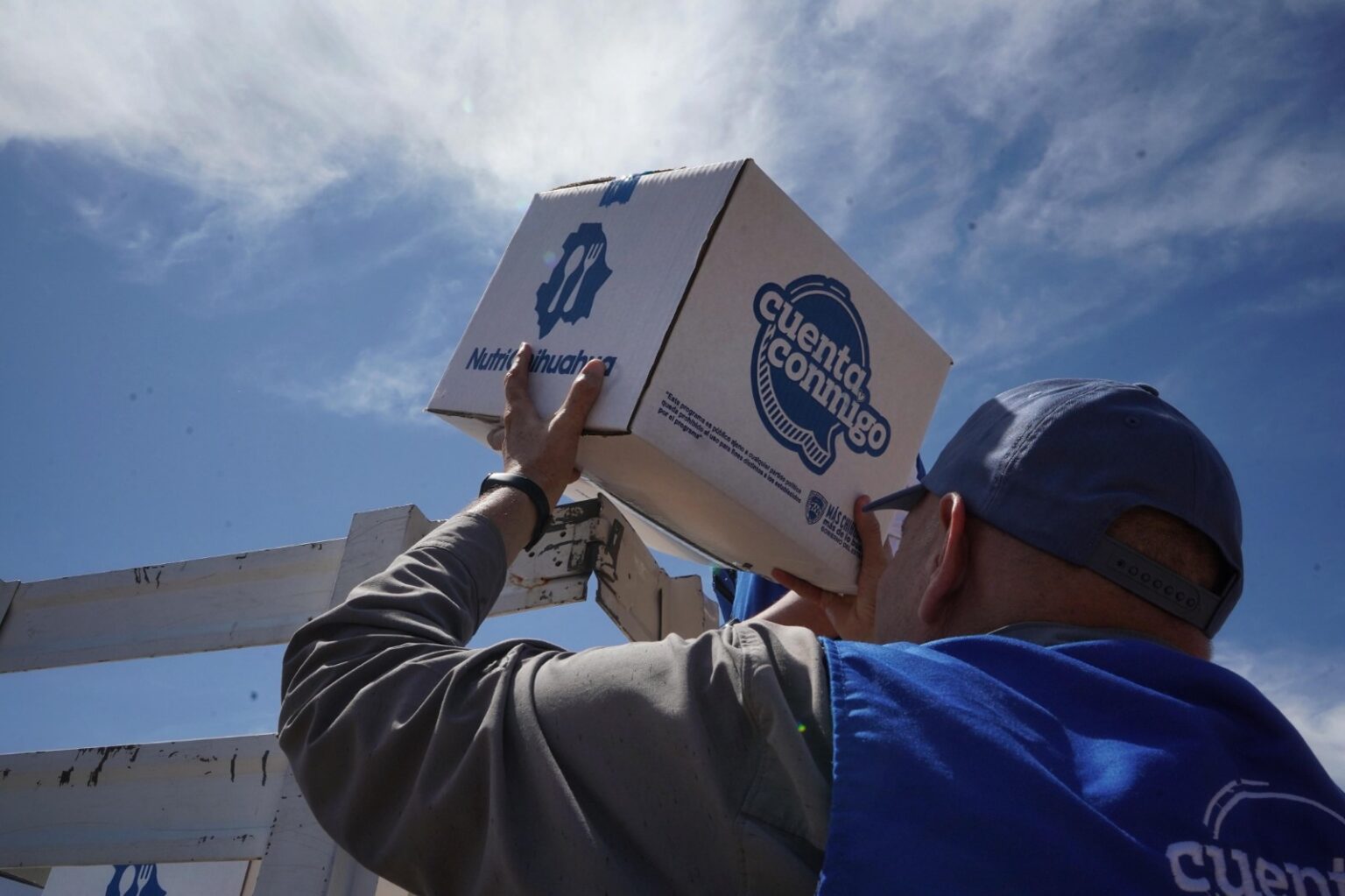 Entregan apoyos alimentarios del programa NutriChihuahua a adultos mayores de la zona rural del municipio de Chihuahua