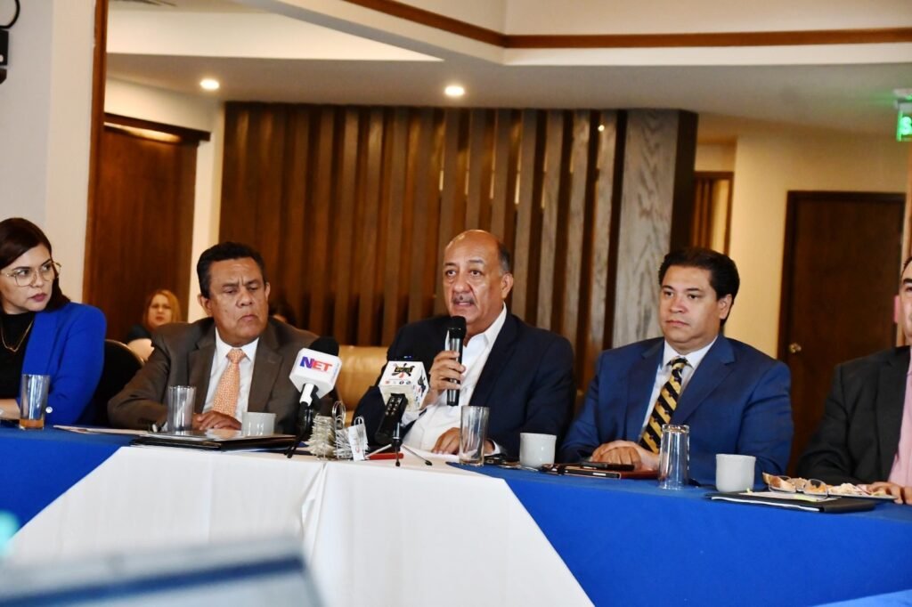 Destinarán SEyD 68 mdp en becas para estudiantes en el Estado