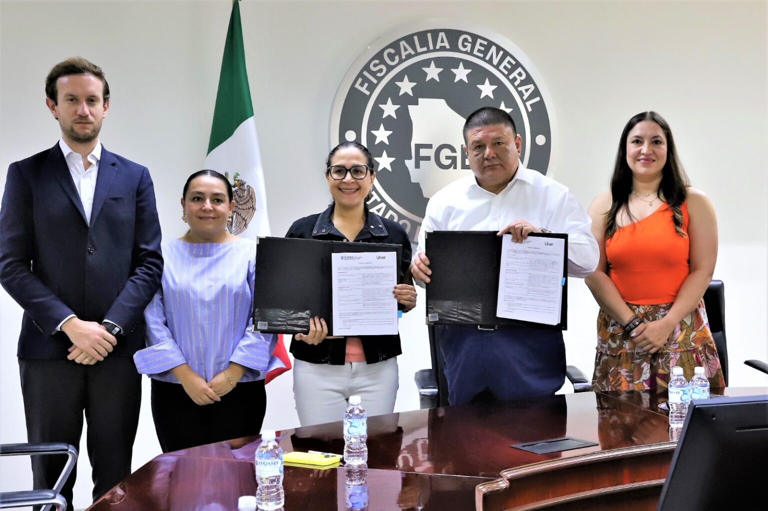 Renueva FGE y Uber convenio para brindar trasporte gratuito a mujeres víctimas del delito