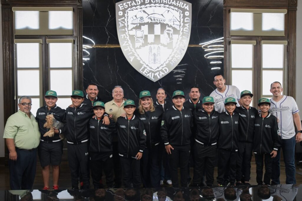 Convive Maru Campos con niños chihuahuenses que representarán a México en la Serie Mundial de Pequeñas Ligas