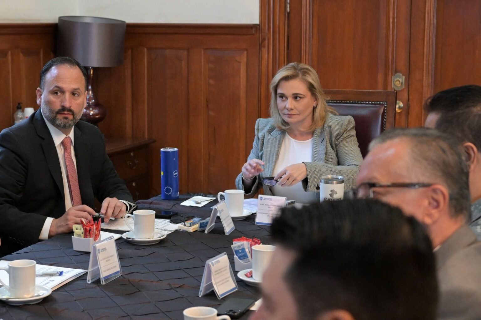 Maru Campos encabeza sesión de la Mesa Estatal de Construcción de Paz