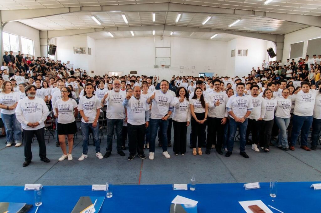 Participa Alcalde Bonilla en ceremonia de bienvenida a estudiantes de nuevo ingreso del ITCH