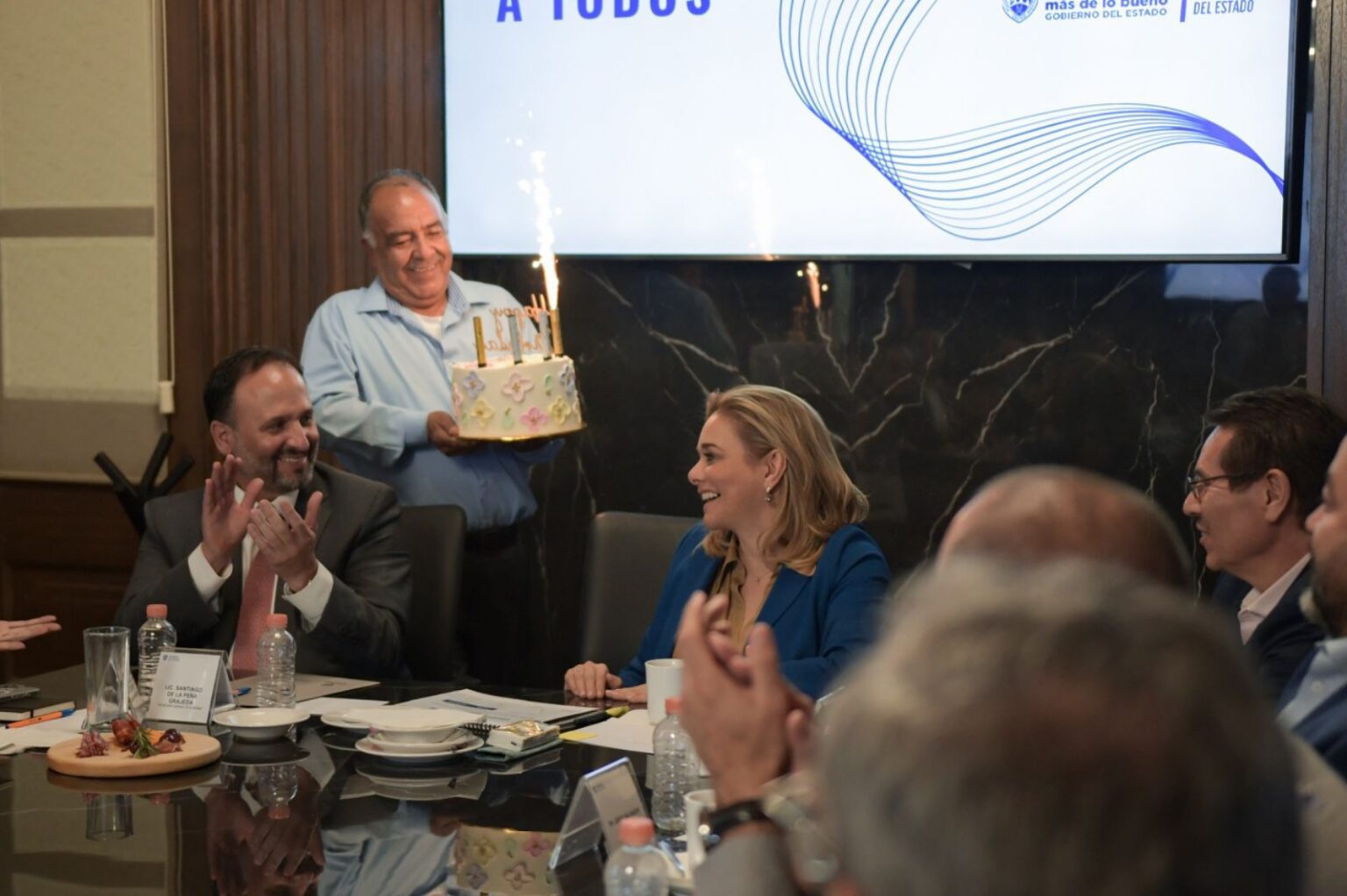 Festeja Gabinete Estatal a la gobernadora Maru Campos por su cumpleaños