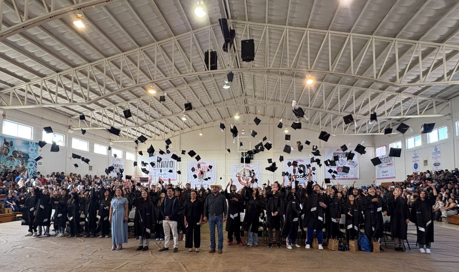 Reconoce Estado a estudiantes de excelencia de la región de Casas Grandes