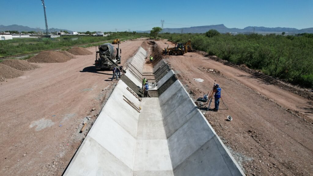 Construye Municipio segunda etapa de dren pluvial en la avenida Fuerza Aérea