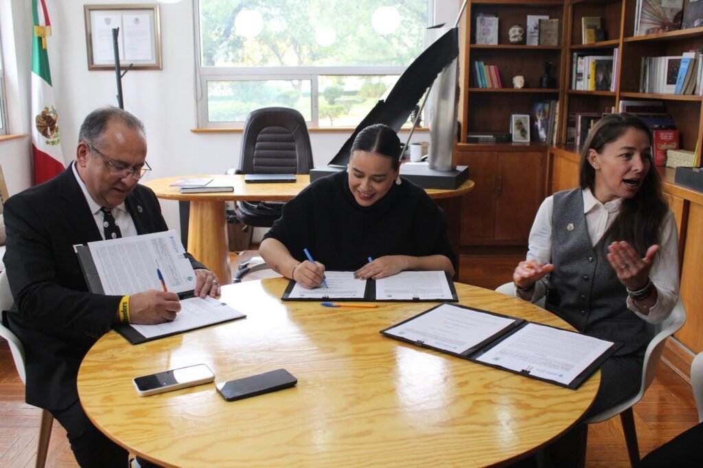 Firman Gobierno del Estado y UACH convenio para impulsar el desarrollo artístico de los estudiantes