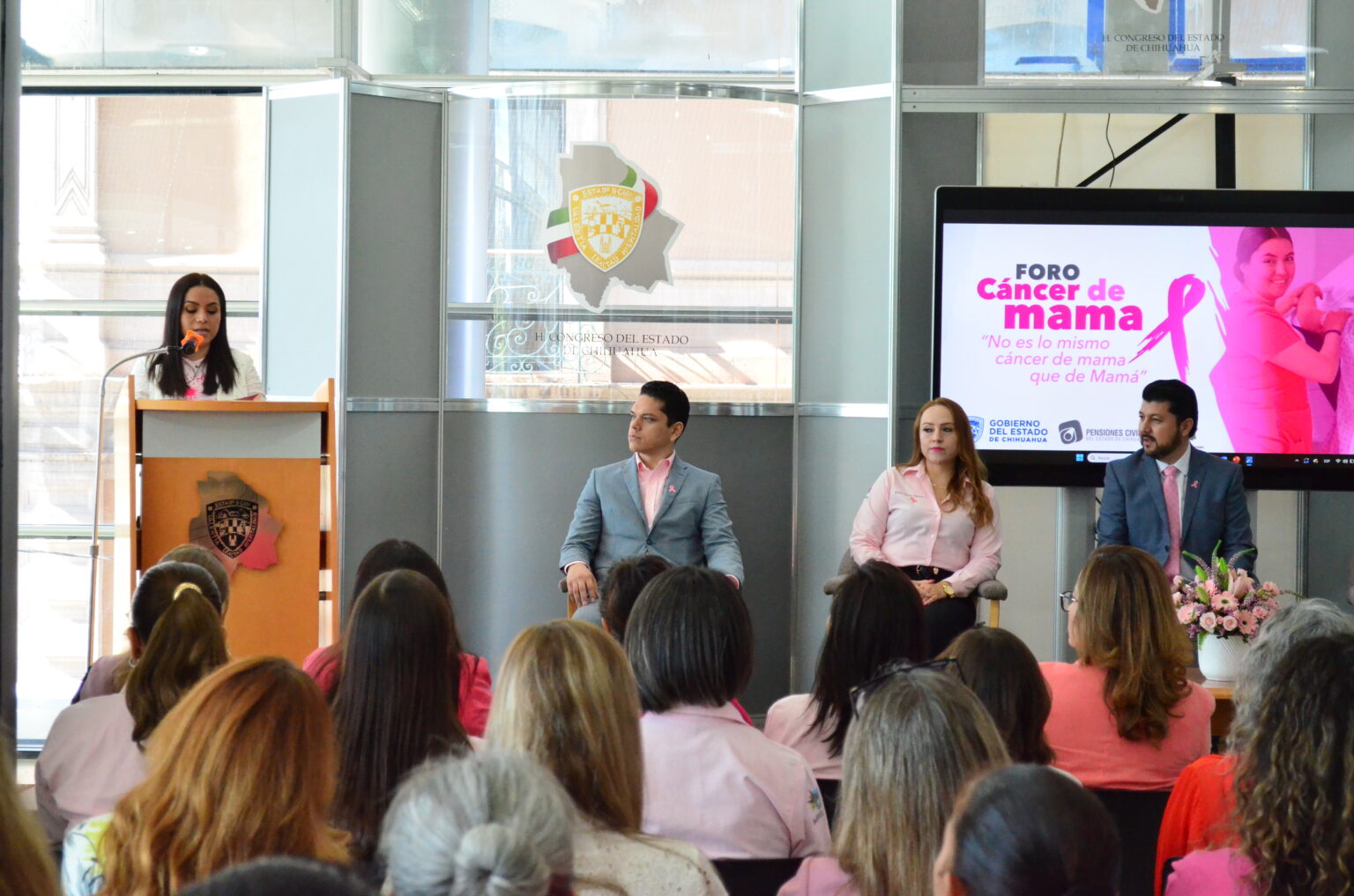 Congreso y PCE organizan foro «Prevención del Cáncer de Mama» con enfoque en la empatía y la prevención