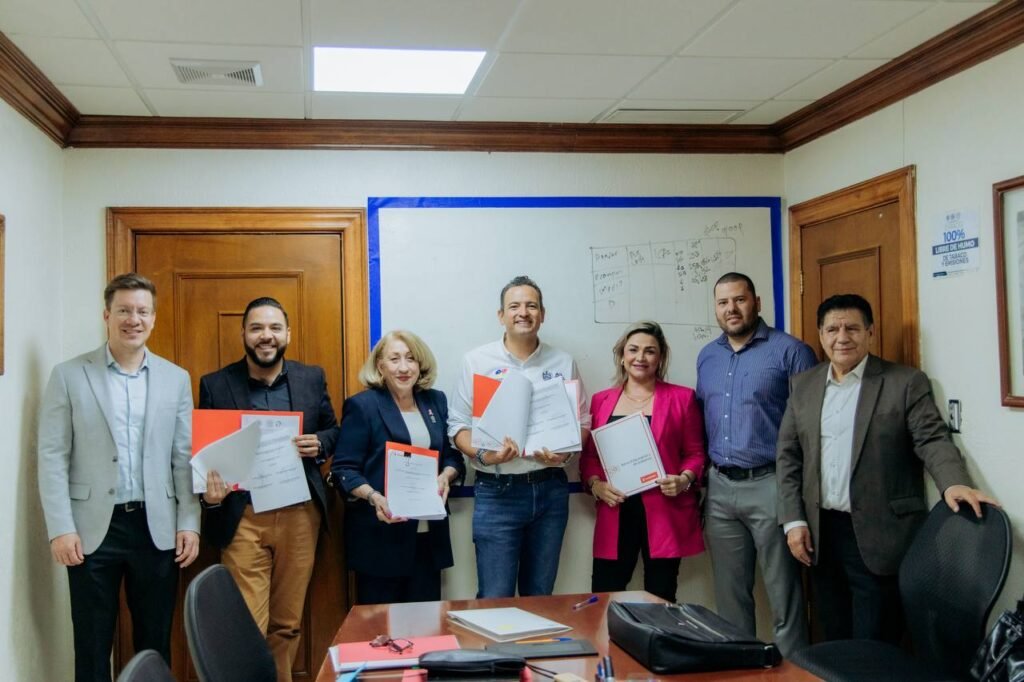 Firma alcalde Bonilla contrato de crédito con Scotiabank para construcción de Comandancia Oriente