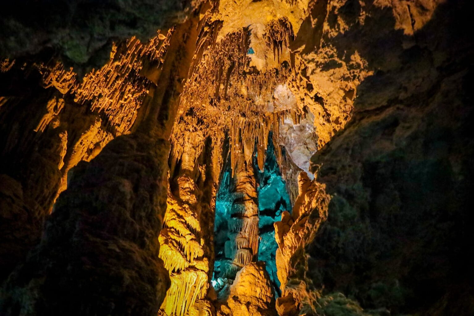 Celebra DIF Municipal el 25 aniversario de Grutas Nombre de Dios con entrada 2×1