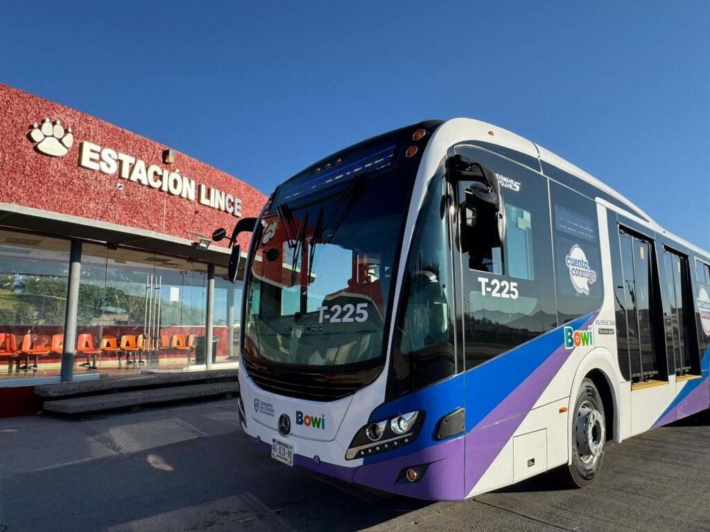 Inicia Bowí campaña de credencialización en la Facultad de Contaduría de la UACH